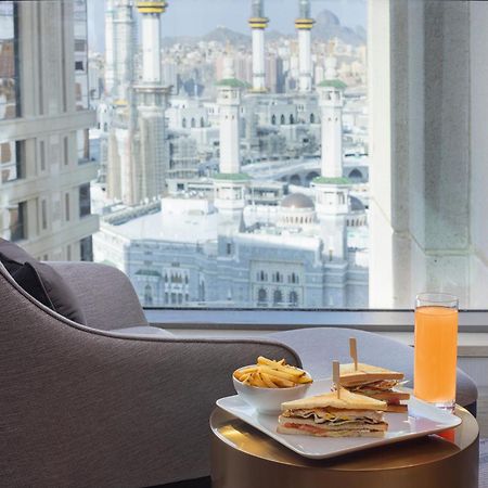 Jumeirah Jabal Omar Makkah Mekka Exterior foto A view of the Grand Mosque from the hotel