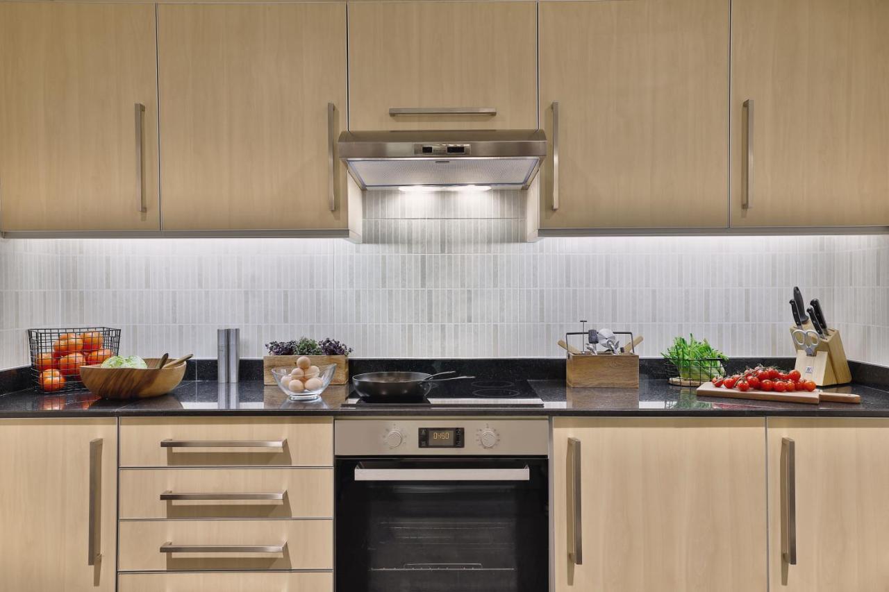 Jumeirah Jabal Omar Makkah Mekka Exterior foto A kitchen with under-cabinet lighting