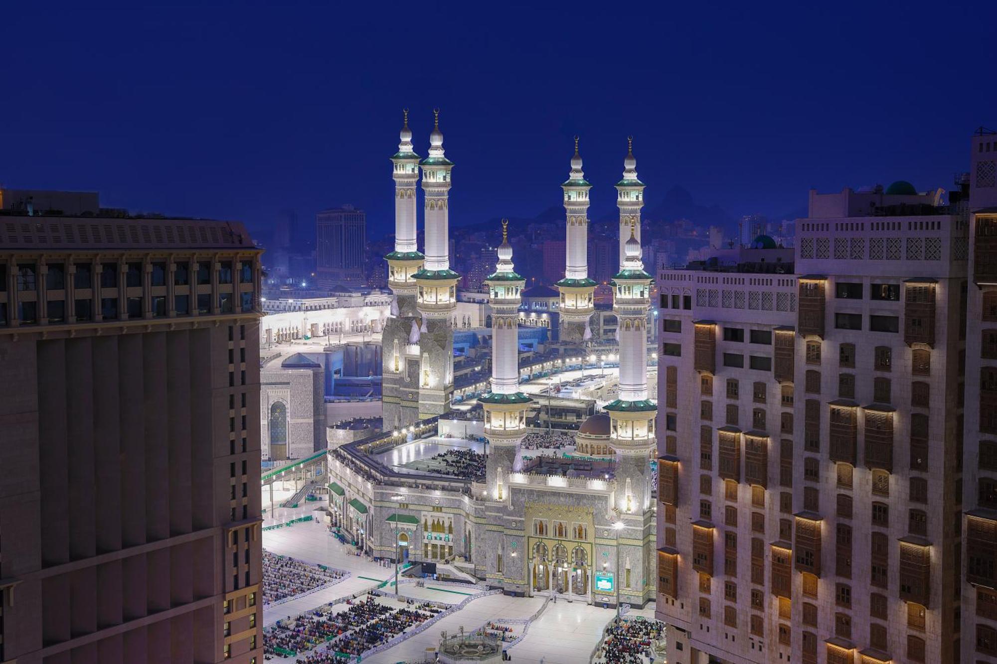 Jumeirah Jabal Omar Makkah Mekka Exterior foto The Quba Mosque at night