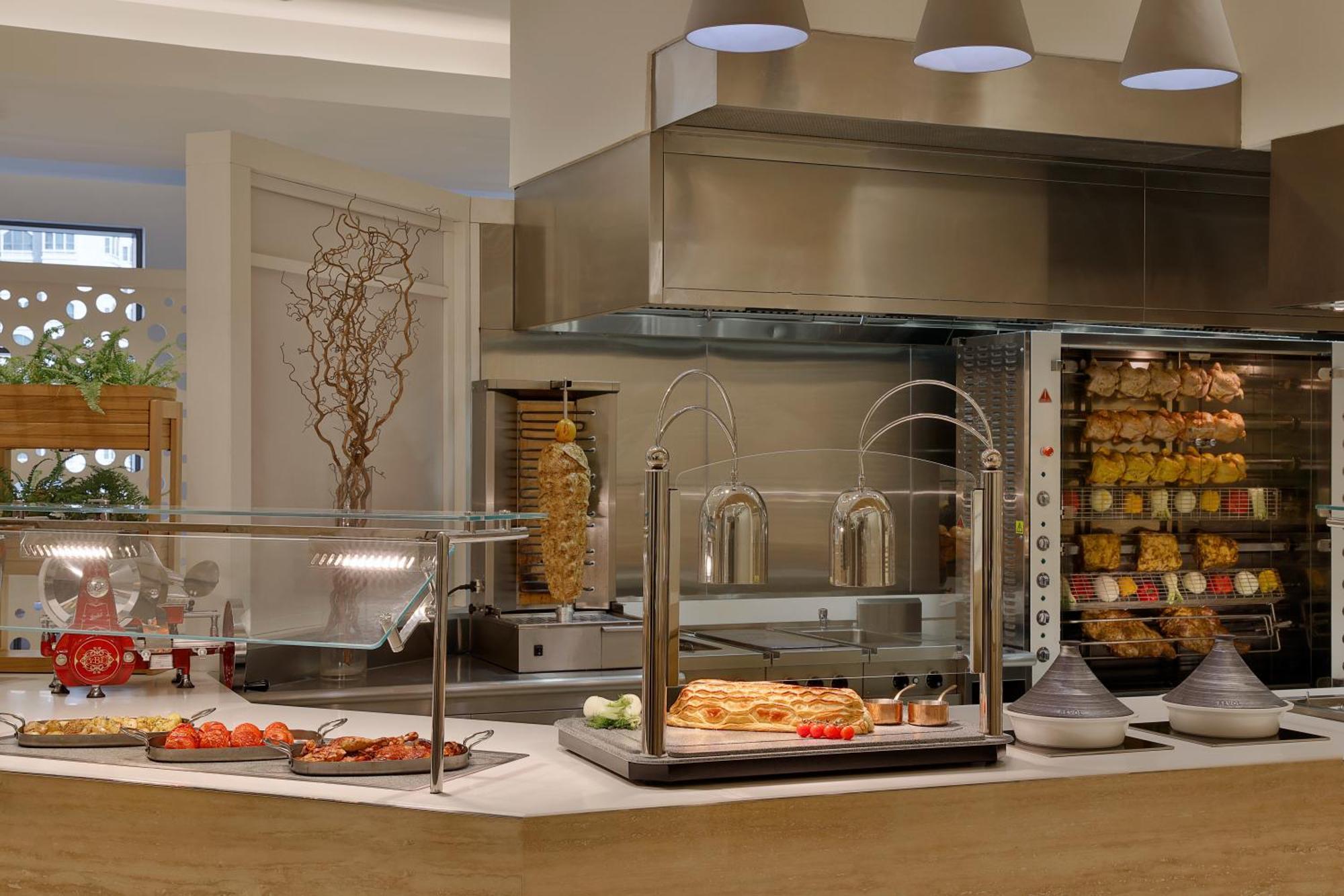 Jumeirah Jabal Omar Makkah Mekka Exterior foto A typical buffet